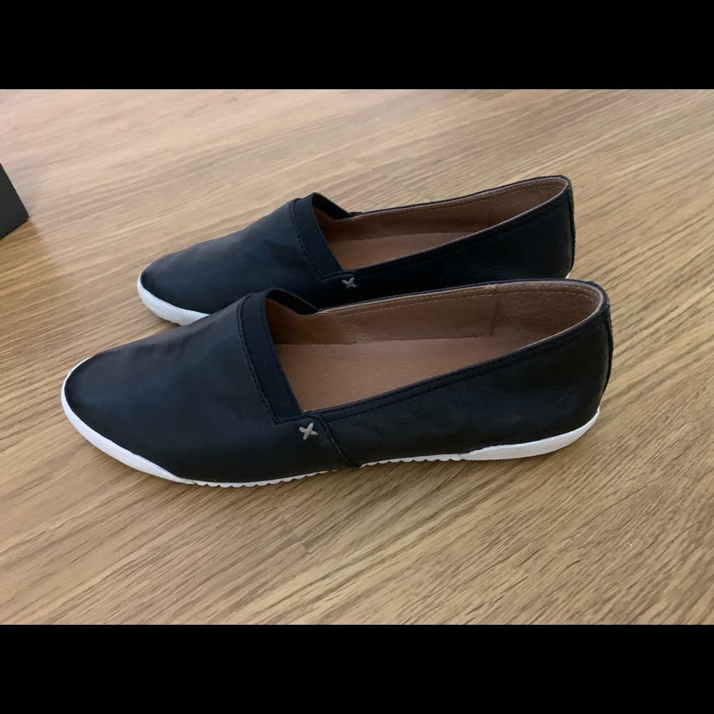 NWT Melanie Frye